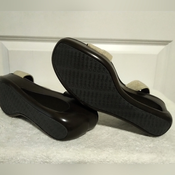 BRAND NEW Calvin Klein Wedge Sandals - Picture 4 of 5